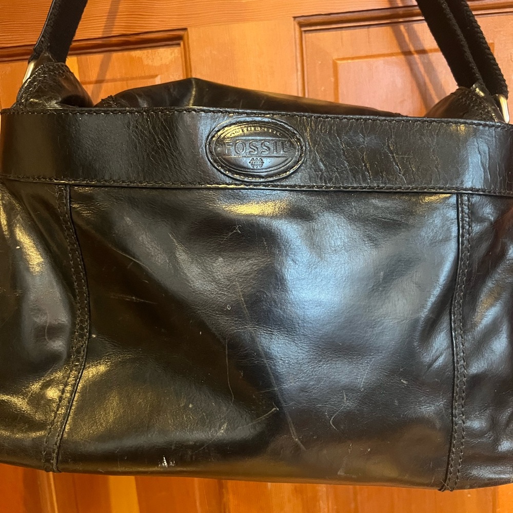 Fossil Shiny Black Leather Messenger Bag - Picture 7 of 14
